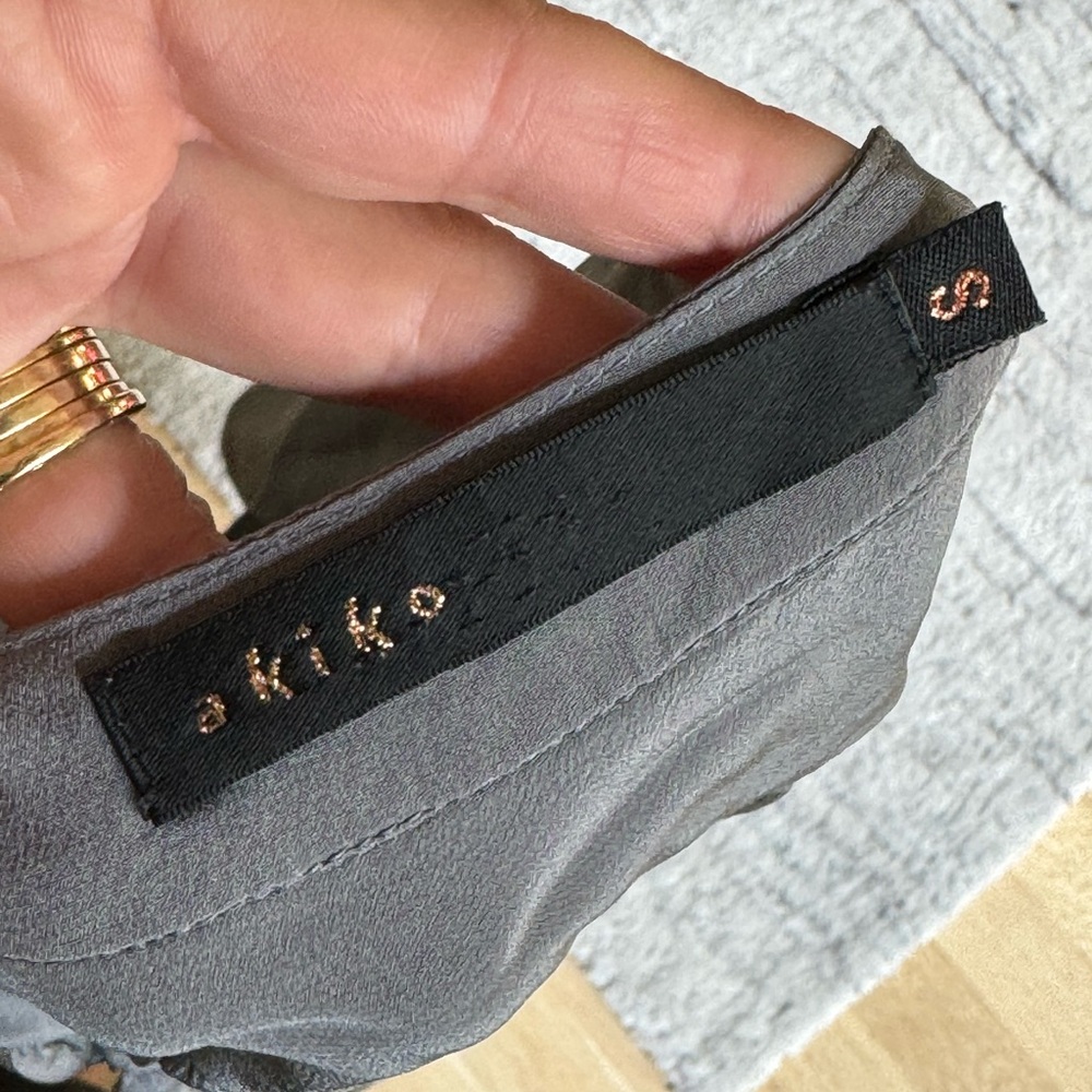 Akiko - Picture 5 of 6